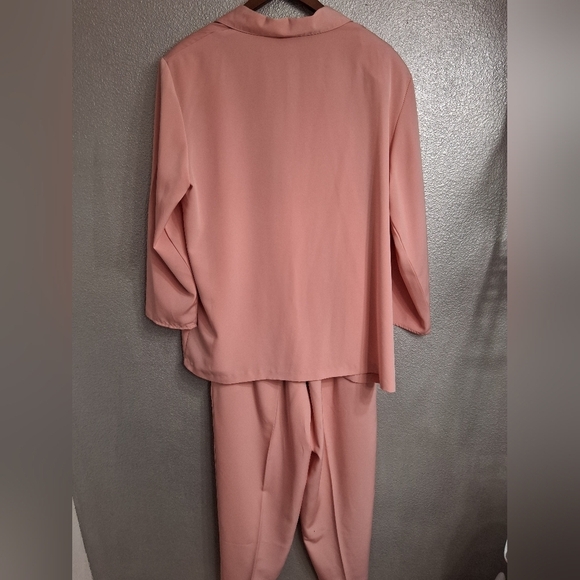 Vintage Maggie Sweet Pink 3 Piece Outfit.  Jacket, Slacks & Floral Blouse - Picture 4 of 9